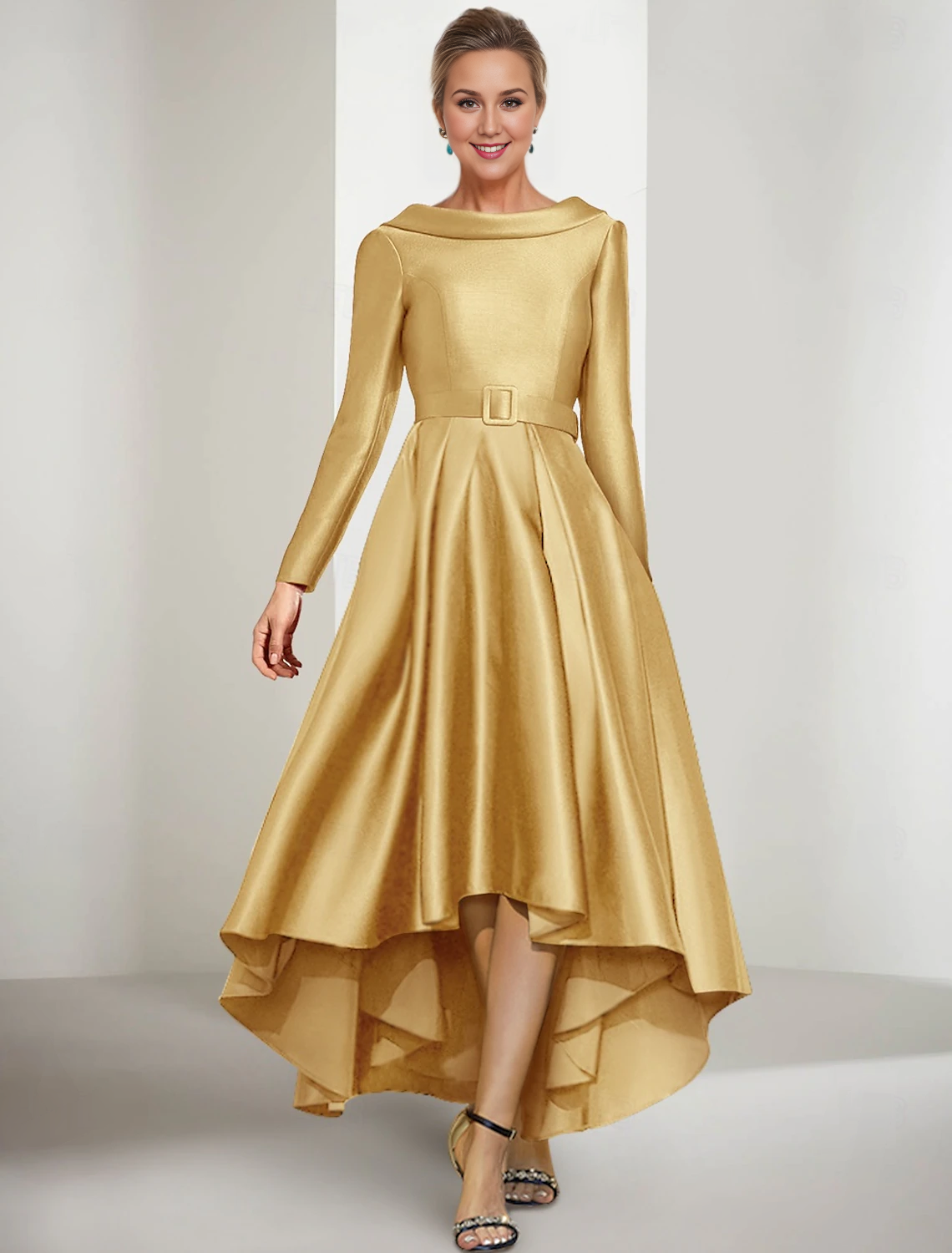 Vestido de madre de la novia de corte A, elegante, cuello joya, asimétrico, de satén, manga larga con faja/cinta